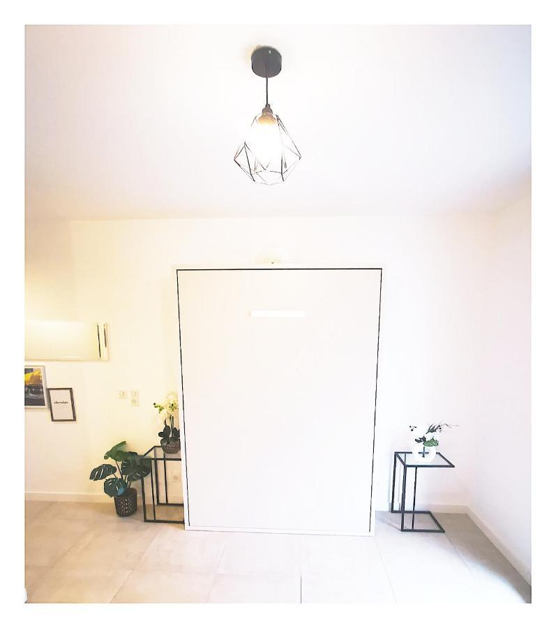 Studio Neuf Paris La Defense Metro 15 Rueil - Suresnes - Mont Valerien ภายนอก รูปภาพ